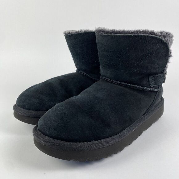 UGG Adria Short Ankle Boots Black Suede Women Size 6 Pre-Owned - Picture 8 of 15